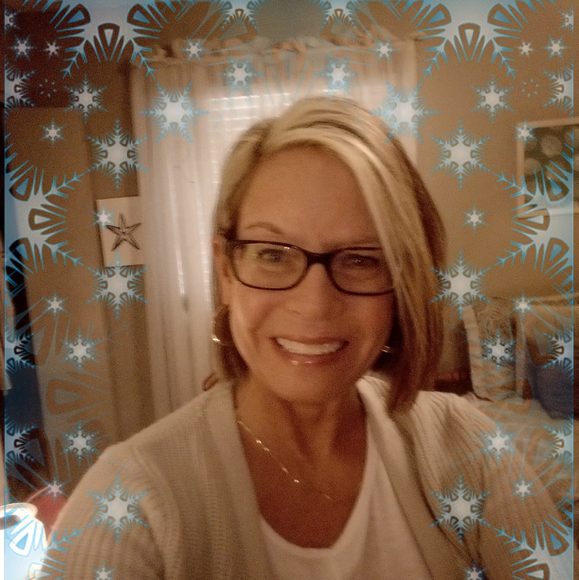 Profile Picture of Jenny Harper (@jennyvet71) on Poshmark