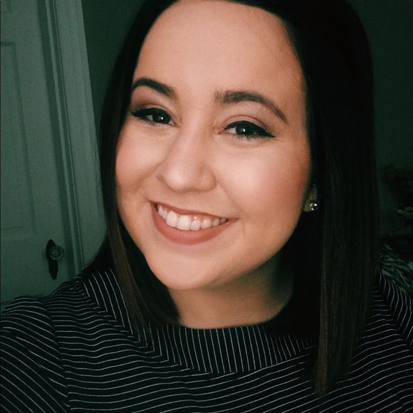 Profile Picture of Cassandra Pence (@pencecm) on Poshmark