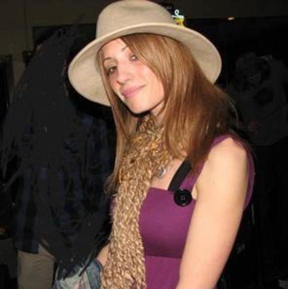 Profile Picture of Raina Breslauer (@rainaday0) on Poshmark