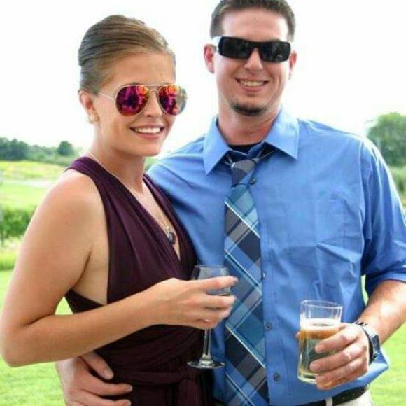 Courtney Pescini - Poshmark Profile Picture of Courtney Pescini (@clpescini) on Poshmark