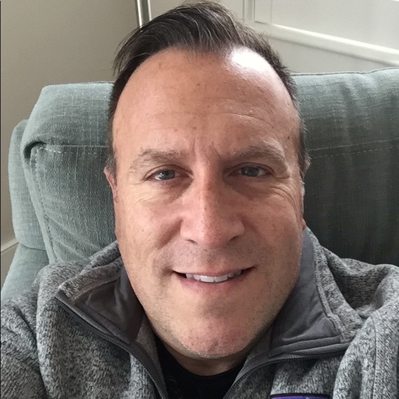 Profile Picture of Larry Dangelo (@larrydangelo) on Poshmark