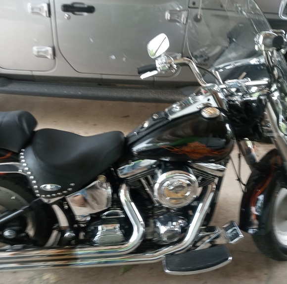 Profile Picture of Larrah Wright (@wrightlarrah) on Poshmark