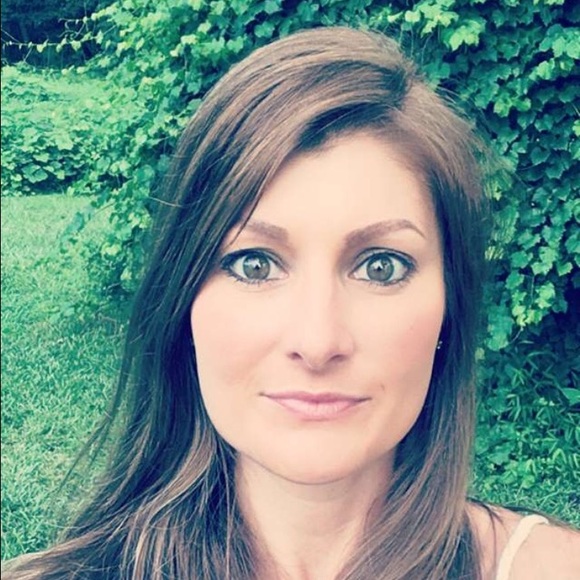 Profile Picture of Lori Congleton (@loriwc4) on Poshmark