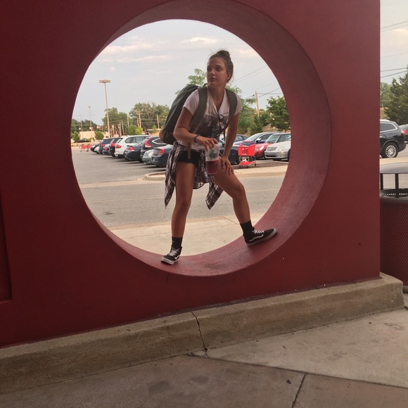 Profile Picture of Bree Felger (@breehonie04) on Poshmark