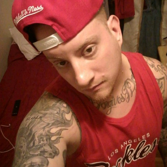 Profile Picture of Nick Guiod (@guiod617) on Poshmark