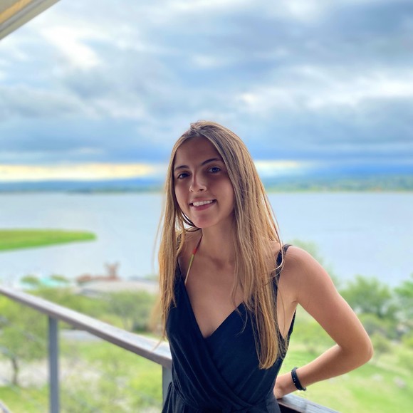 Profile Picture of Paulina Ibañez (@pauliibanez) on Poshmark