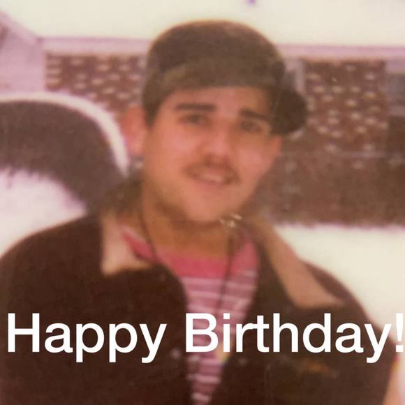 Profile Picture of Yvette Matos (@yvi2929) on Poshmark