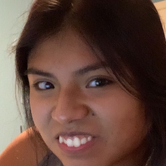 Profile Picture of Grace Munoz (@gracemunoz305) on Poshmark