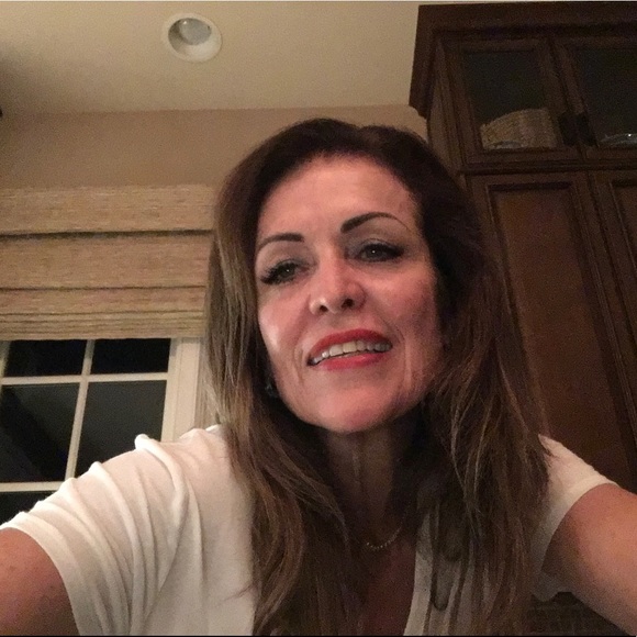 Profile Picture of Norah Bonwit (@norita51) on Poshmark