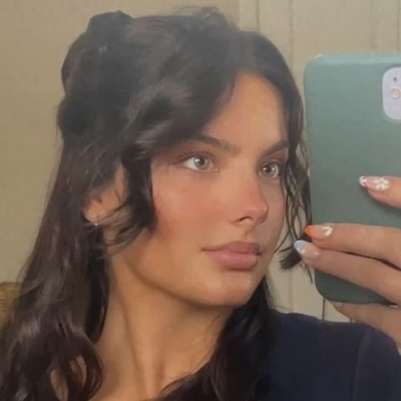 Profile Picture of Kara Liebman (@karaliebman) on Poshmark