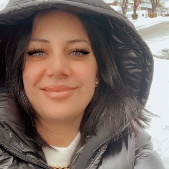 Profile Picture of Layla Bahri (@bahrileila) on Poshmark