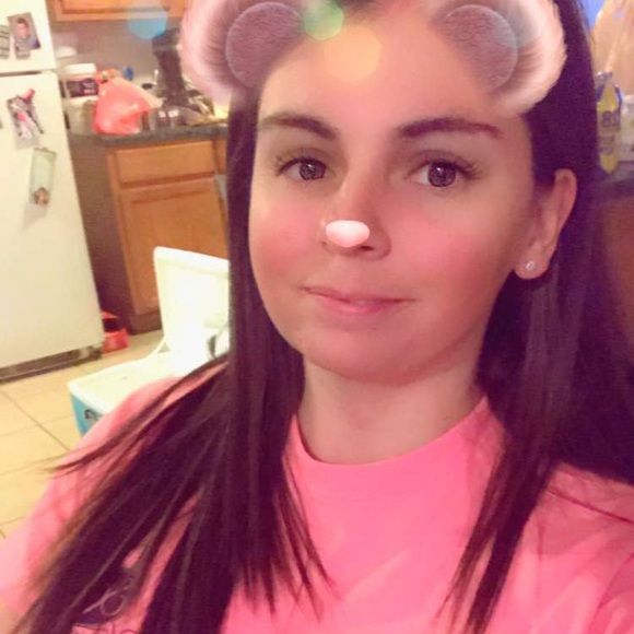 Profile Picture of Krystal Quinn (@krylee7889) on Poshmark