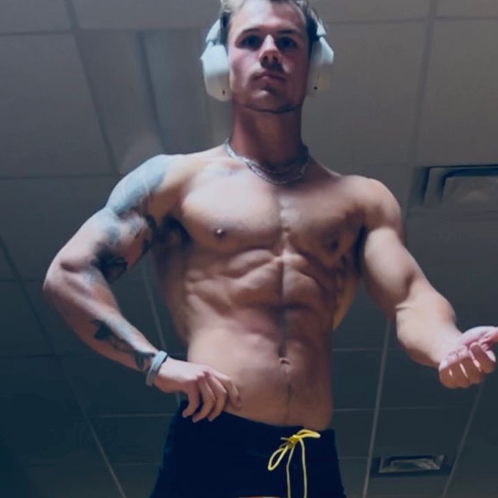Profile Picture of Brett (@ipoopahbryck) on Tiktok