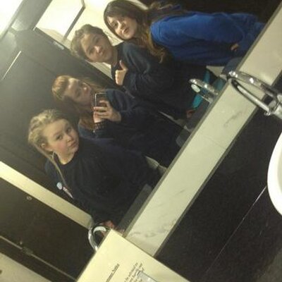 Profile Picture of Stacey Thorn (@stace_thornXoxo) on Twitter