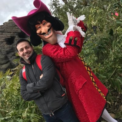 Profile Picture of Tom Loveday (@DyddCariad) on Twitter