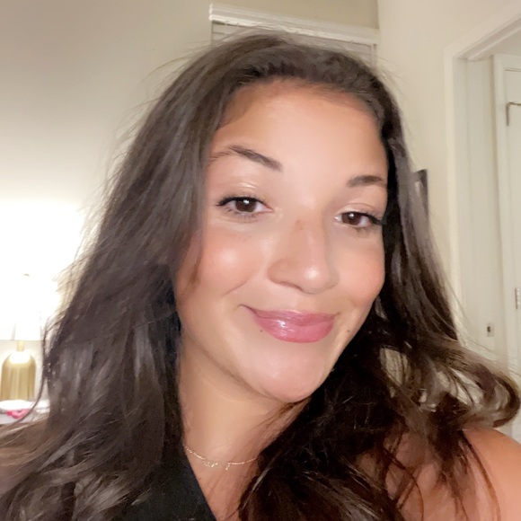 Profile Picture of Cassandra Rodenbaugh (@cassie12121910) on Poshmark