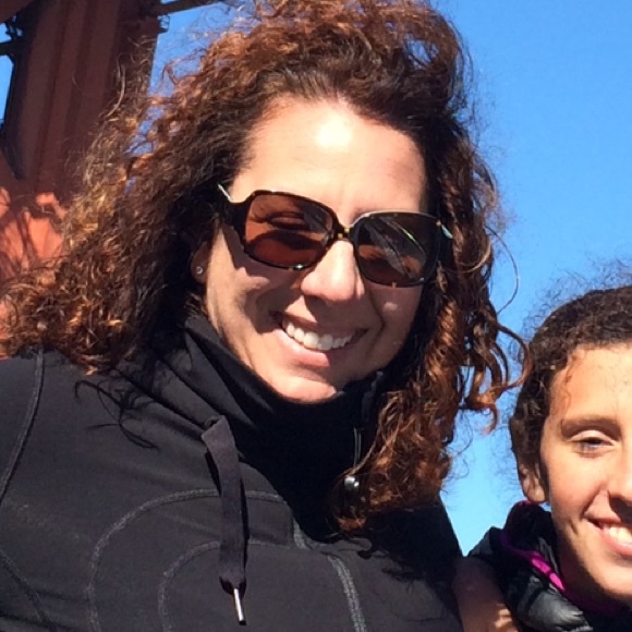 Profile Picture of Hannah Pirone (@norcalhannah) on Poshmark