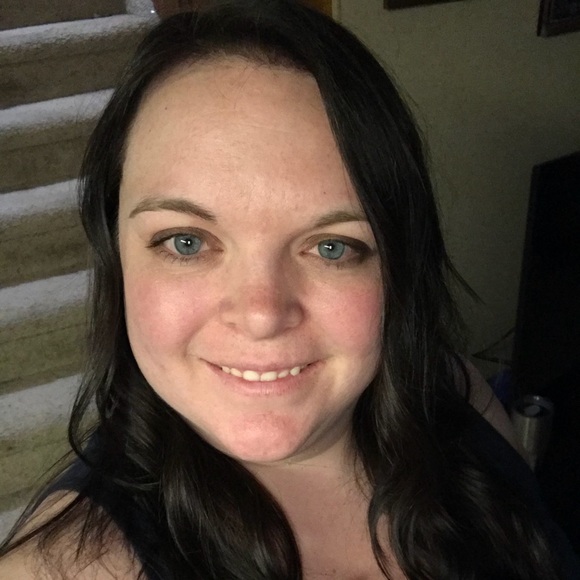 Stacy Hawn - Poshmark Profile Picture of Stacy Hawn (@stacy6407) on Poshmark