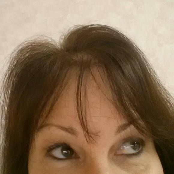 Profile Picture of Bobbi Hunsaker levstek (@bobbilev) on Poshmark