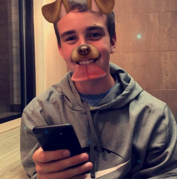 Damien Thornton - Poshmark Profile Picture of Damien Thornton (@damien84) on Poshmark