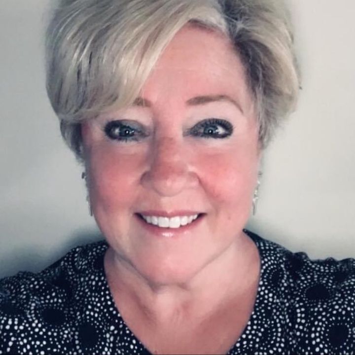 Profile Picture of RobingDes (@robingdes) on Tiktok