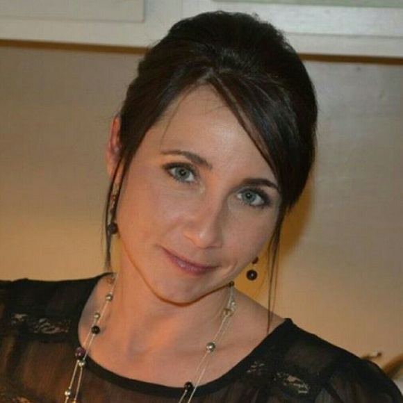 Profile Picture of Heidi Labeaume (@hlabeaume) on Poshmark