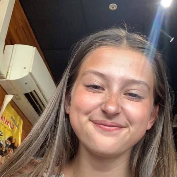 Profile Picture of Chrissy Killough (@chrissykillo921) on Poshmark