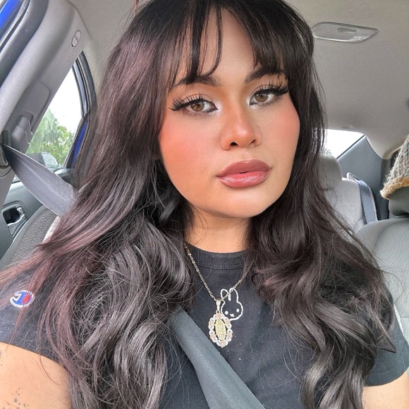 Profile Picture of Jessica Gaehner (@jesshiidoe) on Poshmark