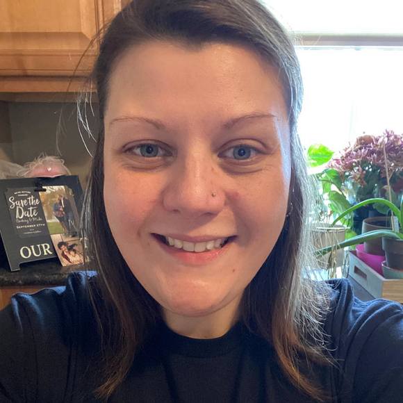 Profile Picture of Cortney Dobrick (@cortneyd) on Poshmark