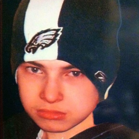 Profile Picture of Louise Forror (@lforror) on Poshmark