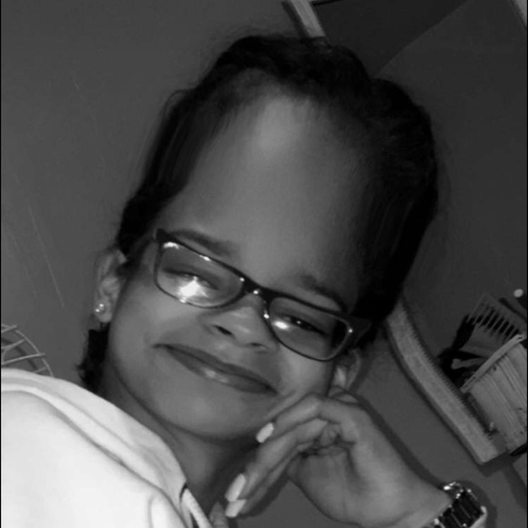 Profile Picture of James Son (@girlygirlsofab) on Poshmark