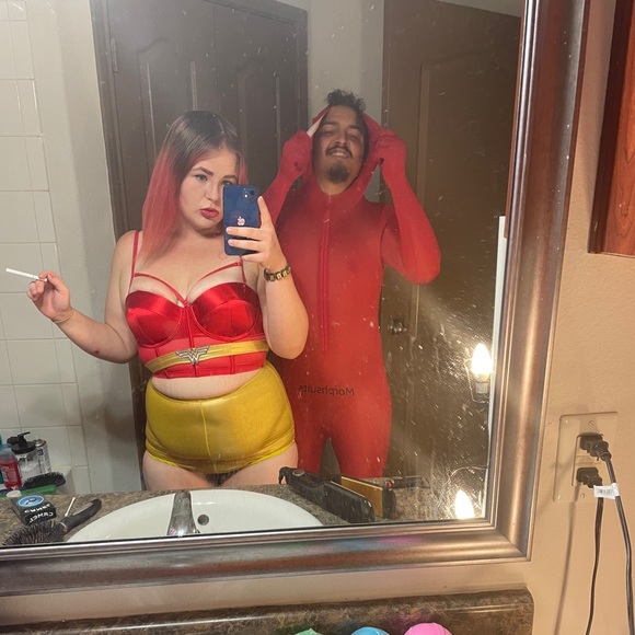 Profile Picture of Johnny Alexander (@johnnyblaze0420) on Poshmark