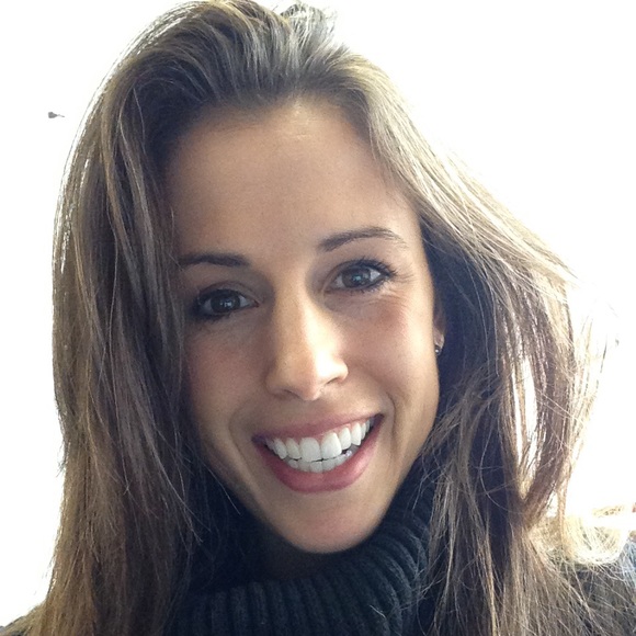 Profile Picture of Emily Rosdal (@emcatcurt) on Poshmark