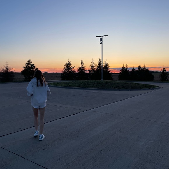 Payton Musil - Poshmark Profile Picture of Payton Musil (@pbmusil) on Poshmark