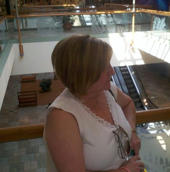 Profile Picture of Vicky Humphrey (@shyhumphrey57) on Poshmark