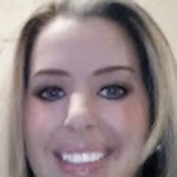 Profile Picture of Sheri Bredeson (@sassysheri88) on Poshmark