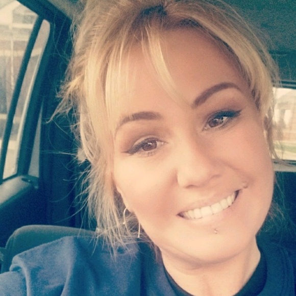 Profile Picture of Patra Helka (@phelka) on Poshmark