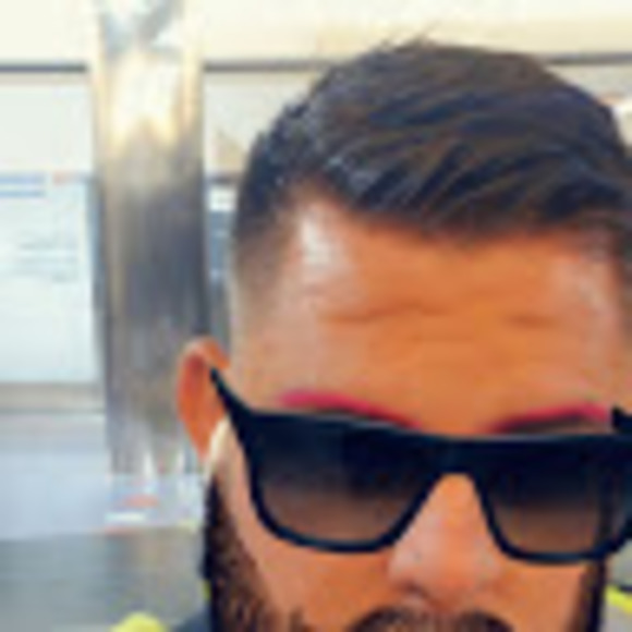 Profile Picture of Aaron Rodriguez (@iphonexsmax15) on Poshmark