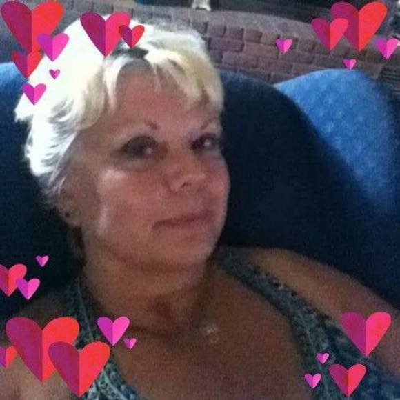Profile Picture of Jacqueline Linkous (@jacquelinelinko) on Poshmark