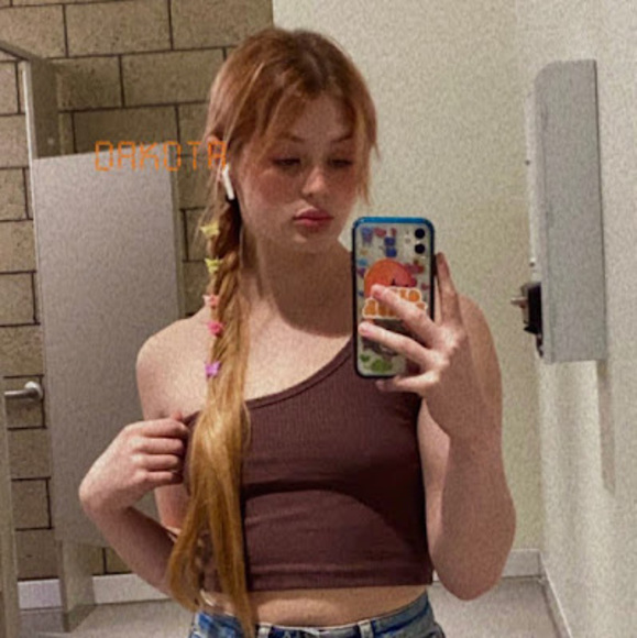 Dakota Reeves - Poshmark Profile Picture of Dakota Reeves (@dakotafaithhh) on Poshmark