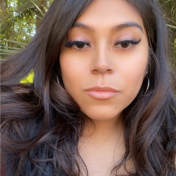 Profile Picture of Gaby Barrera (@gabybarrera821) on Poshmark