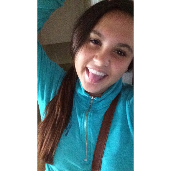 Profile Picture of Jasmine Huyck (@queenjas8) on Poshmark