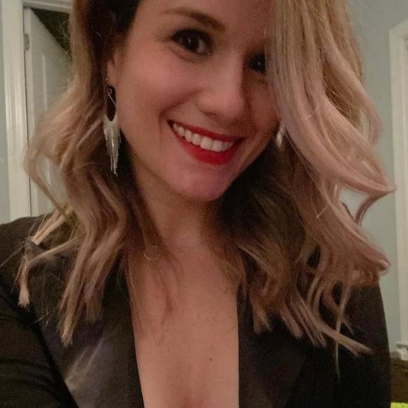 Profile Picture of Sam Watry (@samwatry) on Poshmark