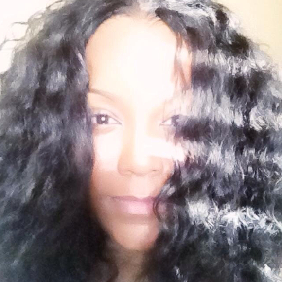 Profile Picture of Sara Laroche (@sakala) on Poshmark