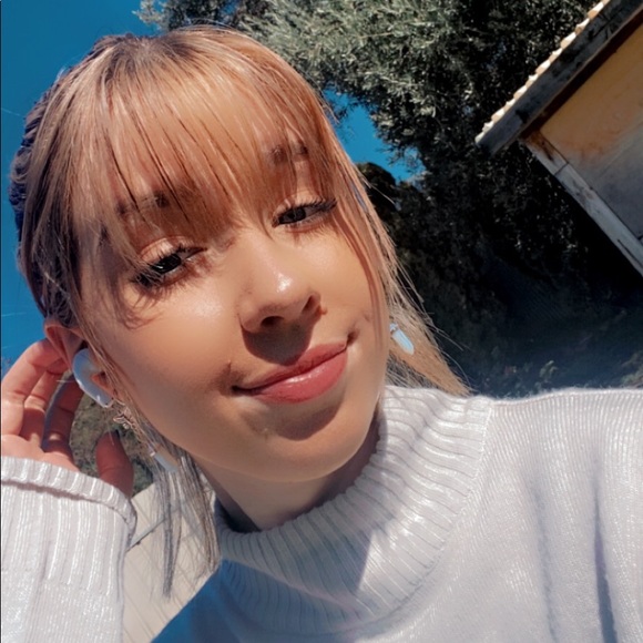 Profile Picture of Bianca Lamb (@biancahanah) on Poshmark