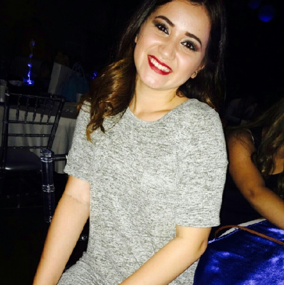 Profile Picture of Nicole Lasalde (@nicolerrss) on Poshmark