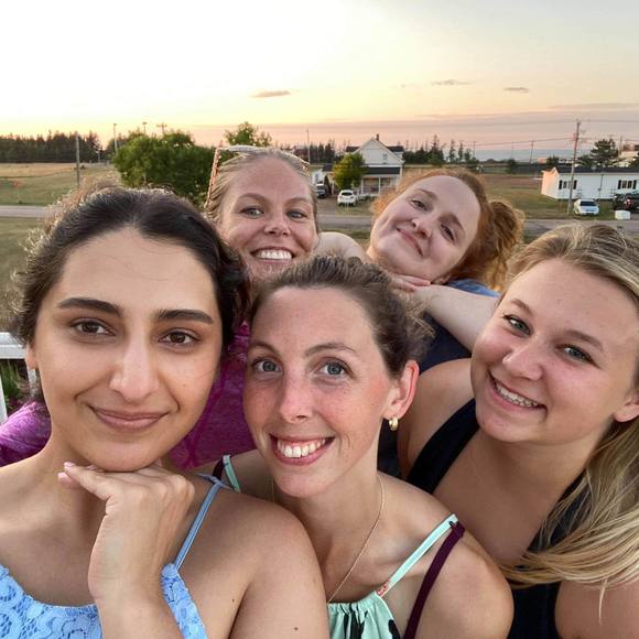 Profile Picture of Kara Phinney (@kara_phinney) on Poshmark