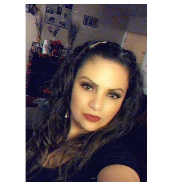 Profile Picture of Gregoria Lozano (@gregorialozano) on Poshmark