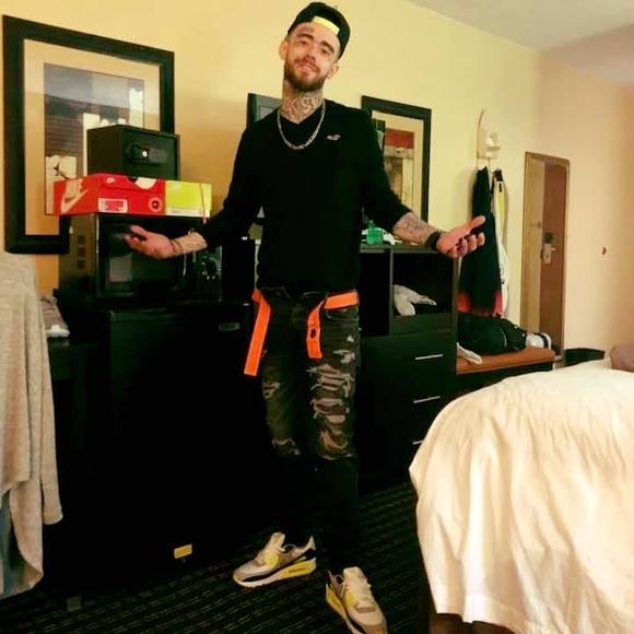 Allen Ringley - Poshmark Profile Picture of Allen Ringley (@codyringley7) on Poshmark