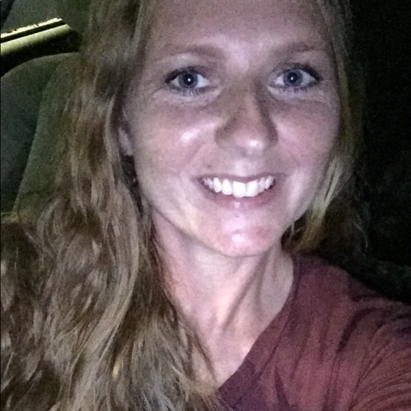 Profile Picture of Cassandra Davis (@clynne0707) on Poshmark